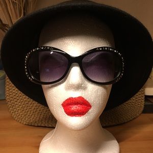 Dazzle Sunglasses ! Brand new! UV protection.